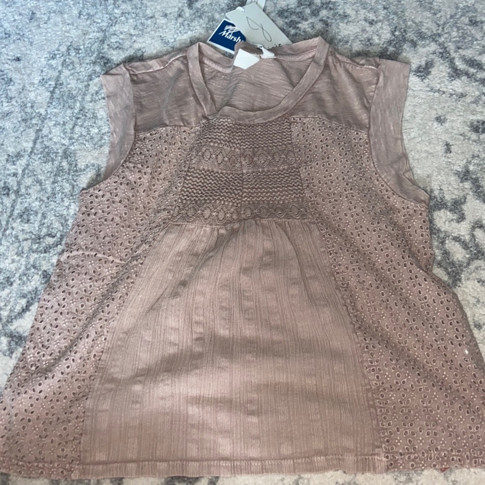 cute brown shirt for a cute dinner